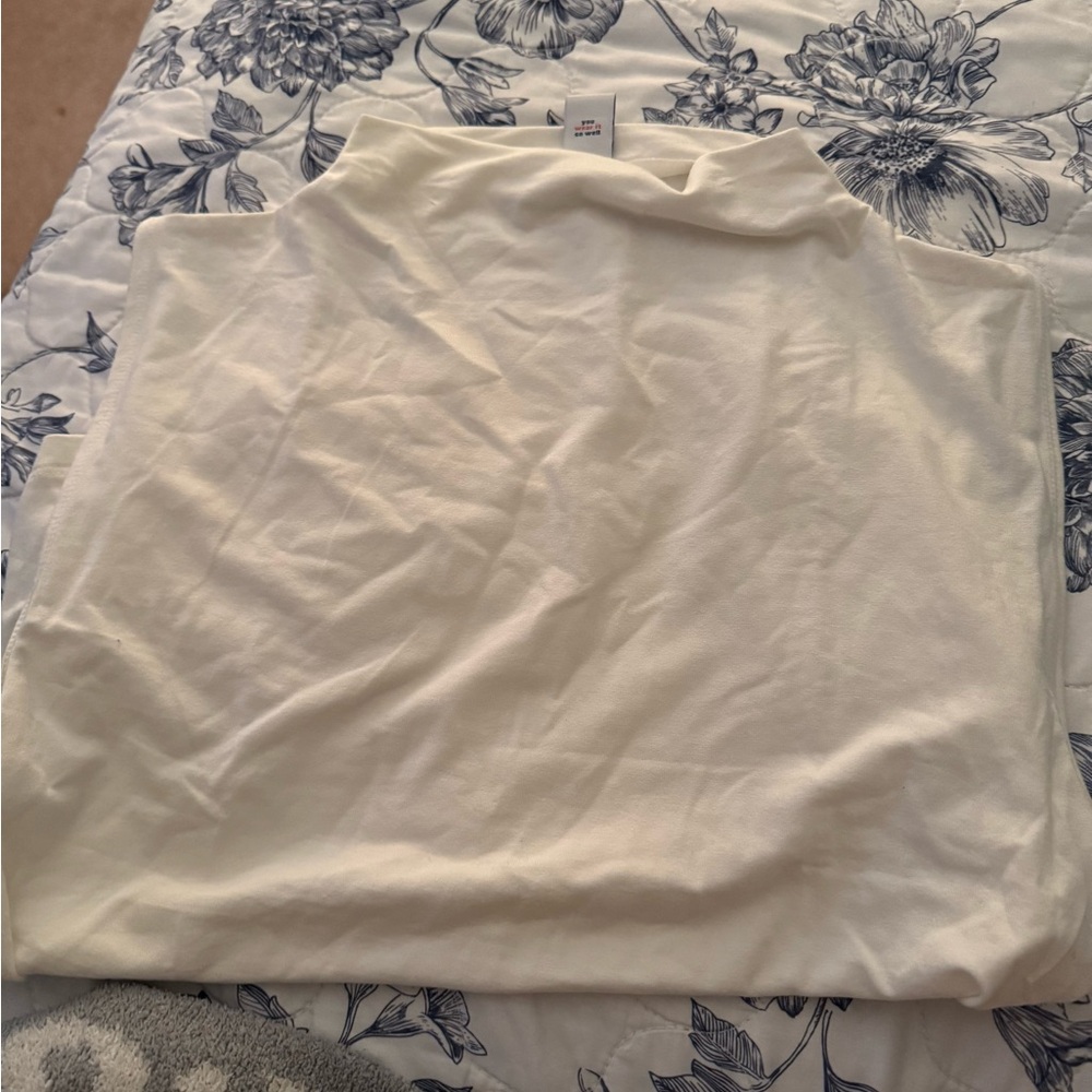 Old Navy Cream Sleeveless Top